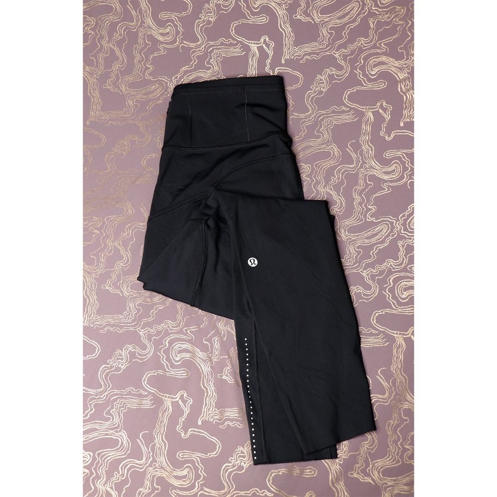 Lululemon Athletica Pants Leggings | Womens size 8 | Reflective details